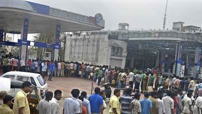 ಕರ್ನಾಟಕ ಗಡಿ ಬಂಕ್ಗೆ ಮಹಾ ವಾಹನಗಳ ಲಗ್ಗೆ