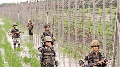 India destroys 4 Pak outposts along LoC in 'massive fire assault'