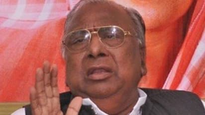 స్వంత పార్టీ నేతలపై వీహెచ్ సంచలన ఆరోపణలు