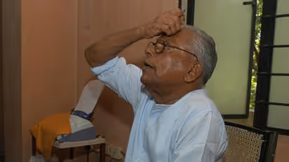 VS Achuthanandan maintains 'studied' silence on controversies