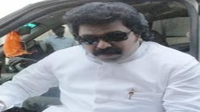 அரை மணி நேரத்தில் சரண்....பதறி ஓடி வருகிறார் சுதாகரன்.....