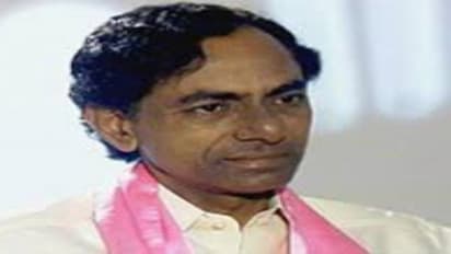 எல்லோரும் கூலி வேலைக்கு போய் கட்சி நிதி கொடுங்க….சந்திர சேகர் ராவ் கட்சியினருக்கு அதிரடி உத்தரவு…