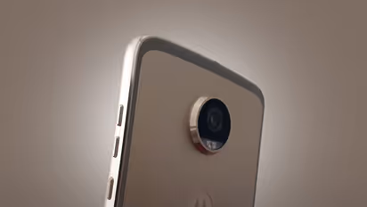 Moto Z2 Play: Shiny and slim, but should you buy it?