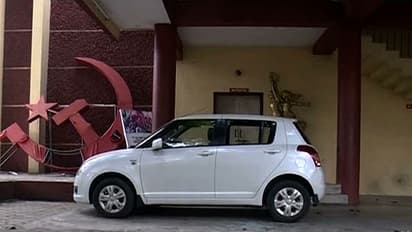 പാലക്കാട് സിപിഎം ജില്ലാ കമ്മിറ്റി ഓഫീസിനുനേരെ പെട്രോൾ ബോംബേറ്