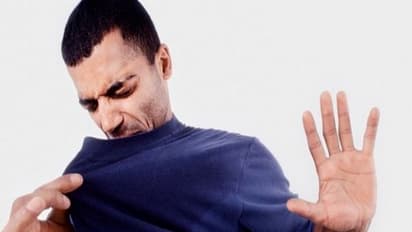 வியர்வை பிரச்சனையை போக்க கண்ட கண்ட வாசனை திரவியங்கள் வேண்டாம்; இயற்கையிலேயே வழி இருக்கு…