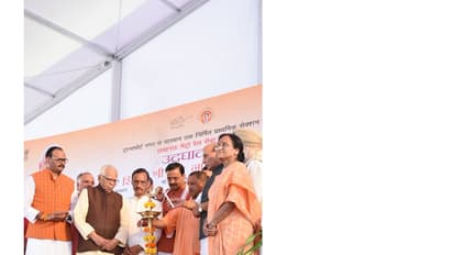 ಲಕ್ನೋ ಮೆಟ್ರೋ ಕ್ರೆಡಿಟ್'ಗಾಗಿ ಯೋಗಿ, ಅಖಿಲೇಶ್ ಟ್ವಿಟರ್ ವಾರ್