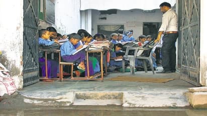 షాక్: హాస్టల్ నుండి ముగ్గురు విద్యార్థుల అదృశ్యం