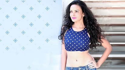 রক্তাক্ত দেহ, ছেঁড়া জামায় প্রকাশ্যে বিদিতা, ধর্ষণের প্রতিবাদে সরব অভিনেত্রী