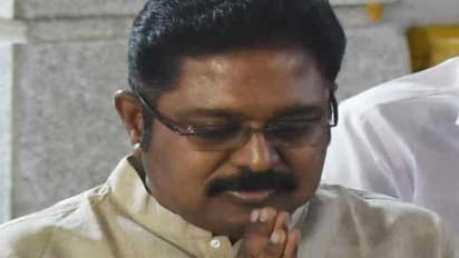 ஒரு பக்கம் பாஜக நெருக்கடி, மறுபக்கம் விஜய பாஸ்கருக்கு எதிராக அமைச்சர்கள் போர்க்கொடி... அச்சத்தின் உச்சத்தில் தினகரன்!