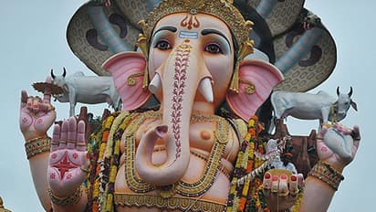 ఊపందుకున్న హైదరాబాద్ గణేశ నిమజ్జనం