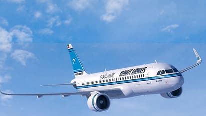 ഡോക്ടർ ദമ്പതികൾക്ക് നാട്ടിലേക്ക് ദുരിത യാത്ര, വിമാനത്തിൽ നിന്ന് ഇറക്കിവിട്ടു; 10 ലക്ഷം നഷ്ടപരിഹാരം നൽകാൻ വിധി