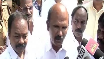 காலையில கட்சிப்பதவி...! மதியம் கைது...! அதகளம் பண்ணும் எடப்பாடி டீம்!