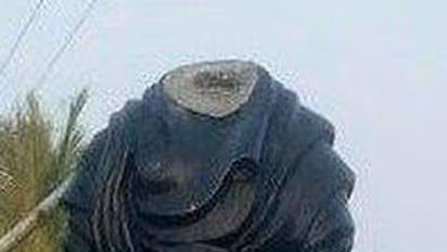 പെരിയാര് പ്രതിമയുടെ തലയറുത്തു