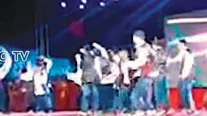 ಶಾಲೆಯೊಂದರಲ್ಲಿ ವೇದಿಕೆ ಕುಸಿದು ಬಿದ್ದು 9 ಮಕ್ಕಳು ಸಾವು?