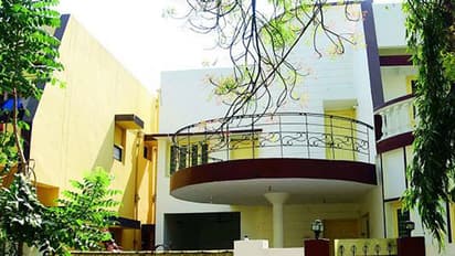 Jayalalithaa, Sasikala’s house in Telangana served with property tax notice