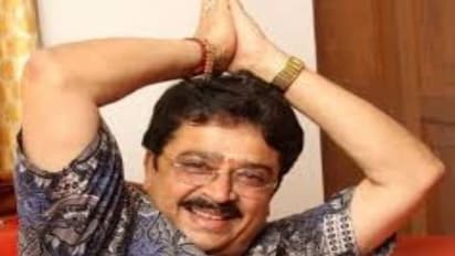 கொரோனாவில் இருந்து தப்பிக்க இதை கேட்டால் போதுமா? ஐடியா கொடுத்த எஸ்.வி.சேகரை வச்சி செய்யும் நெட்டிசன்கள்!