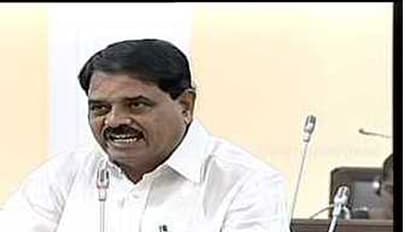 పదవి పోయినా చెక్కుచెదరని 'పల్లె'