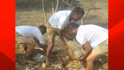 ಶಿವಮೊಗ್ಗದಲ್ಲಿ ಕಲ್ಲು ಮಣ್ಣು ಹೊರುತ್ತಿರುವ ಪೊಲೀಸರು; ಇನ್ನೂ ಇದೆಯಾ ಜೀತಪದ್ಧತಿ?