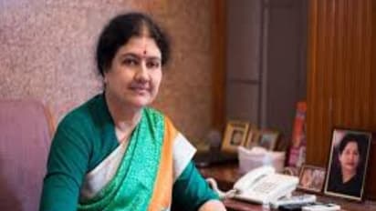 எதிரிகளுக்கு இடம் கொடுத்துவிடாமல் கழகத்தை கட்டிக்காக்க வேண்டும்…. தொண்டர்களுக்கு சிறையில் இருந்து சசிகலா கடிதம்..