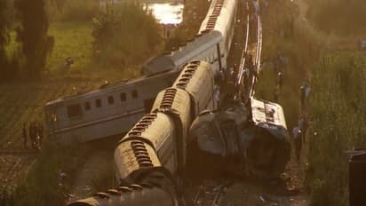 நேருக்கு நேர் மோதிக்கொண்ட ரயில்கள் - பலி எண்ணிக்கை 43ஆக உயர்வு...