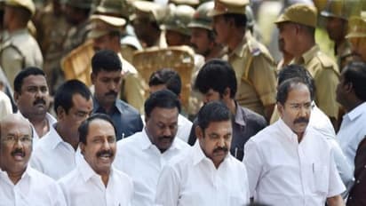 135-18=117! தாக்குப் பிடிக்குமா! பழனிச்சாமி அரசு? திக்கற்று நிற்கும் தினகரன்..!