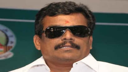 விரைவில் கிளைமாக்ஸ்; பறிபோக போகுது எடப்பாடியின் முதலவர் பதவி – திட்டத்தை சொல்லும் தங்கத் தமிழ்செல்வன்