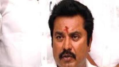 40 தொகுதியிலும் தனித்து களமிறங்க போறோம்! நடிகர் சரத்குமார் அதிரடி அறிவுப்பு!