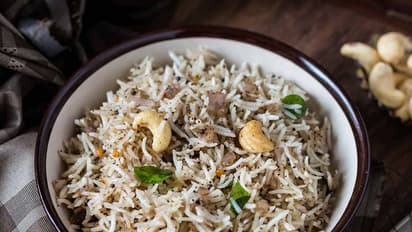 சாப்பிடுவதற்கு சுவையாகவும்.. ஆரோக்கியத்திற்கு இதமாகவும் இருக்கும் 'பூண்டு மிளகு சாதம்' கண்டிப்பா செய்யுங்க!