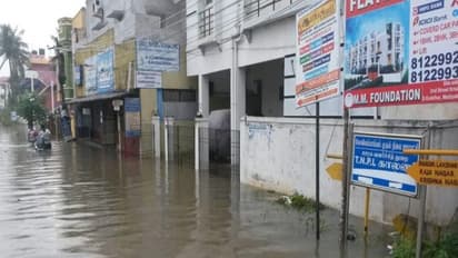 சென்னை மற்றும் டெல்டா மாவட்டங்களை பதம் பார்த்த மழை இன்று தென் கடலோர பகுதியிலும் வெளுத்து வாங்கும் !!!