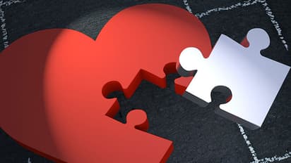 പിരിഞ്ഞു പോവുന്നത്  പ്രണയമല്ല, കാമം!