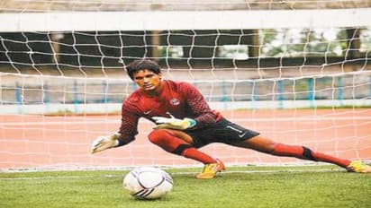 இந்திய கால்பந்து வீரர் சுப்ரதா பால் இடைநீக்கம் செய்யப்பட்டார்…