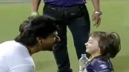 Video: Shah Rukh Khan and Abram have fun at Eden Gardens