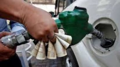 4 வருஷத்துல இல்லாத விலை உயர்வு…. உச்சத்தைத் தொட்ட பெட்ரோல், டீசல் விலை!!