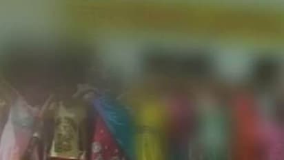 ವಿದ್ಯಾರ್ಥಿನಿಯರನ್ನು ಬೆತ್ತಲೆ ನಿಲ್ಲಿಸಿ ಋತುಸ್ರಾವದ ರಕ್ತ ಪರೀಕ್ಷಿಸಿದ ನೀಚ ವಾರ್ಡನ್!