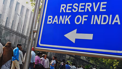 Demonetisation lines back to haunt PIOs, NRIs