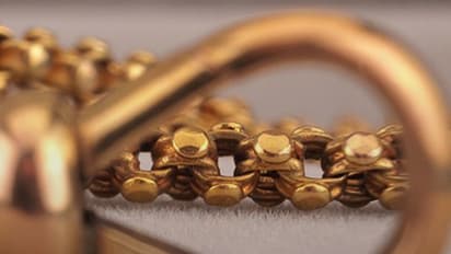 శంషాబాద్ లో రూ. 34 లక్షల విలువైన బంగారం పట్టివేత...