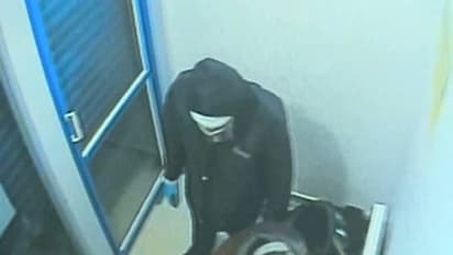 കാസര്കോഡ് എ.ടി.എം തകര്ത്ത് കവര്ച്ചാ ശ്രമം; കള്ളന്മാര് സിസിടിവിയില്