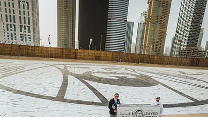 രാഷ്ട്രപിതാവിനോടുള്ള ആദരവില് വിസ്മയം തീര്ത്ത് ദുബായ്; പുതിയ ഗിന്നസ് റെക്കോര്ഡ്