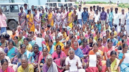 திருப்பூரில் சாராயக் கடையை அகற்றக்கோரி 400-க்கும் மேற்பட்டோர் தர்ணா; அதிர்ந்தது ஆட்சியர் அலுவலகம்…