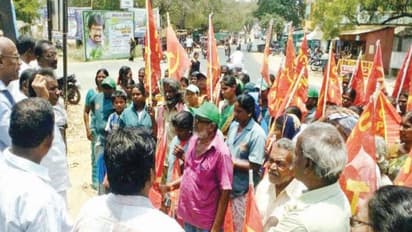 பணி நிரந்தரம் செய்யக்கோரி துப்புரவு பணியாளர்கள் கண்டன ஆர்ப்பாட்டம்....