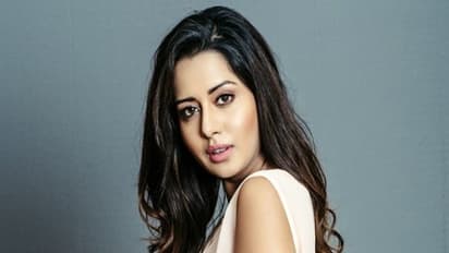 இளைத்து எலும்பும் தோலுமாக மாறிய பிக்பாஸ் நடிகை... படுமோசமான தோற்றத்தை பார்த்து ரசிகர்கள் அதிர்ச்சி...!