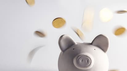 বাড়িতে এই জিনিসগুলি সঞ্চয়ে বাধার সৃষ্টি করে, জেনে নিন বাস্তুর এই নিয়মগুলি