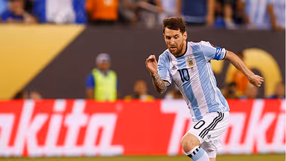 മെസിയില്ലാതെ ബ്രസീലിനെ കച്ചകെട്ടിക്കാനാകും: അര്ജന്റീനന് താരം