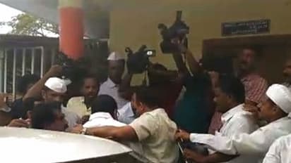 Rotten eggs, 'paid goons' take Congress group war to a stinky low