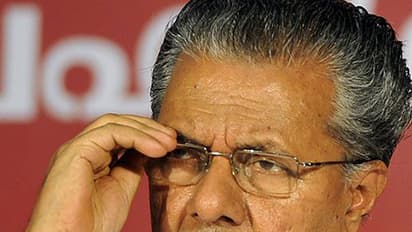 ഹാ 'അനങ്ങാതിരിക്കൂ'... എകെ ബാലനെ വിലക്കി പിണറായി- വീഡിയോ