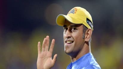 வெளியேறுகிறார் மகேந்திர சிங் தோனி!! தோனி இடத்தை பிடிப்பது யார் தெரியுமா?