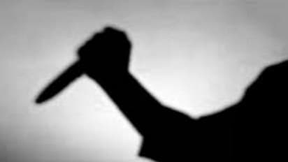 முதல்வரை நோக்கி "கத்தியோடு ஓடி வந்த மர்ம நபர்"...! யார்...? என்ன காரணம்..? தெரியுமா..?