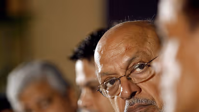 Sad that Karan Johar has to prove his patriotism: Benegal