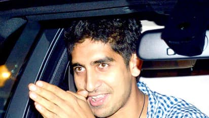 Ayan Mukerji imposter asks models to send 'bolder' picture