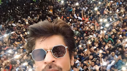 Get fewer choices due to my superstar status: SRK